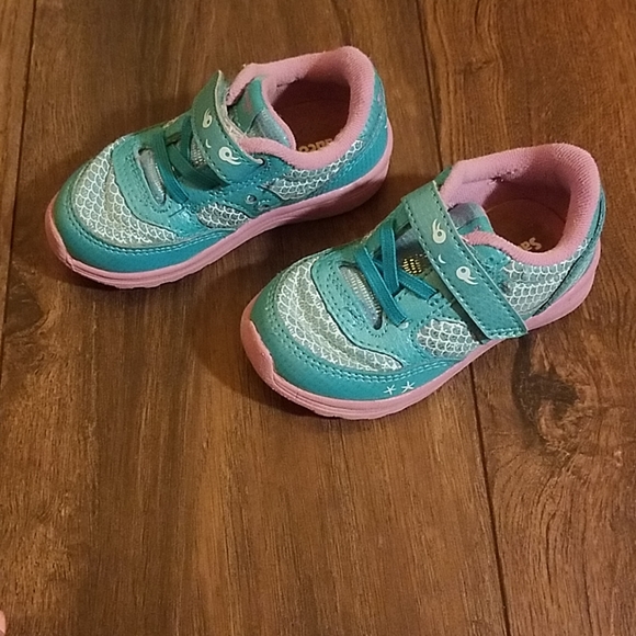 saucony shoes for girls
